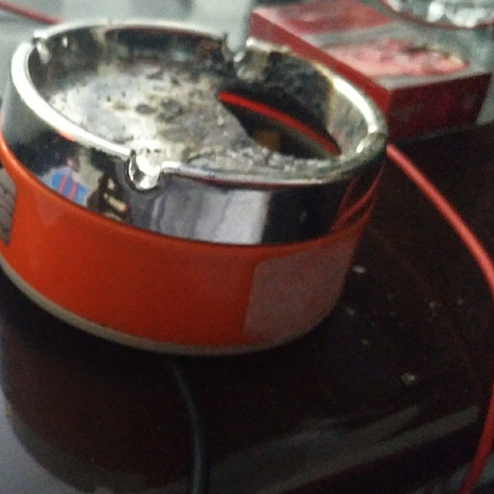 Ashtray - Picture 7 of 8
